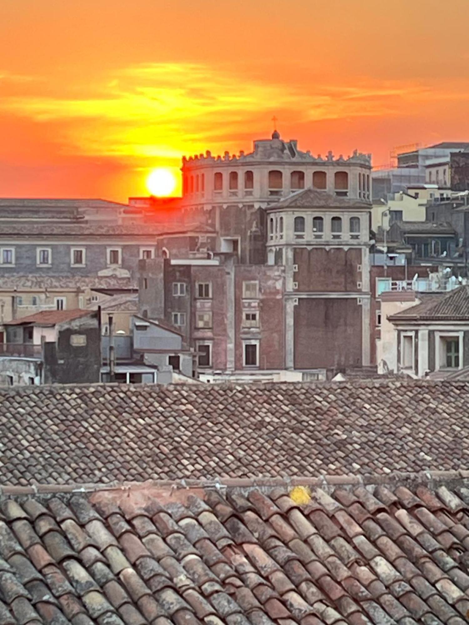 Апартаменты La Terrazza Di Sant'Agata Катания Экстерьер фото